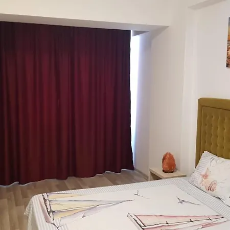 Deny Apartment Mamaia