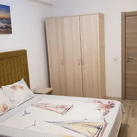 Deny Apartment Mamaia